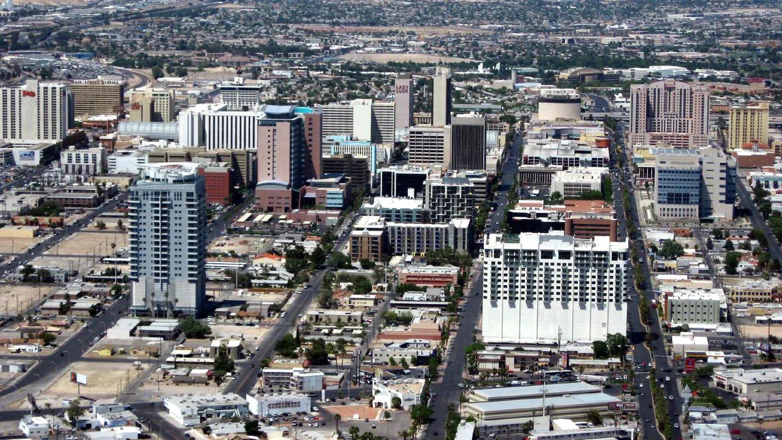 Vista de Las Vegas, la ciudad de la línea de Sol en el Fondo del Cielo en la carta astral de Britney Spears