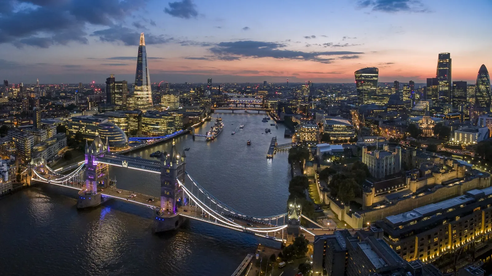 Vista de Londres, la ciudad de la línea de Plutón en el Descendente en la carta astral de Sigmund Freud