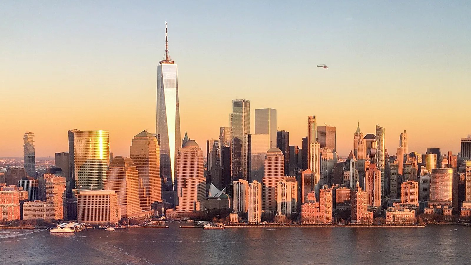 Vista de Nueva York, la ciudad de la línea de Mercurio en el Descendente en la carta astral de Whitney Houston
