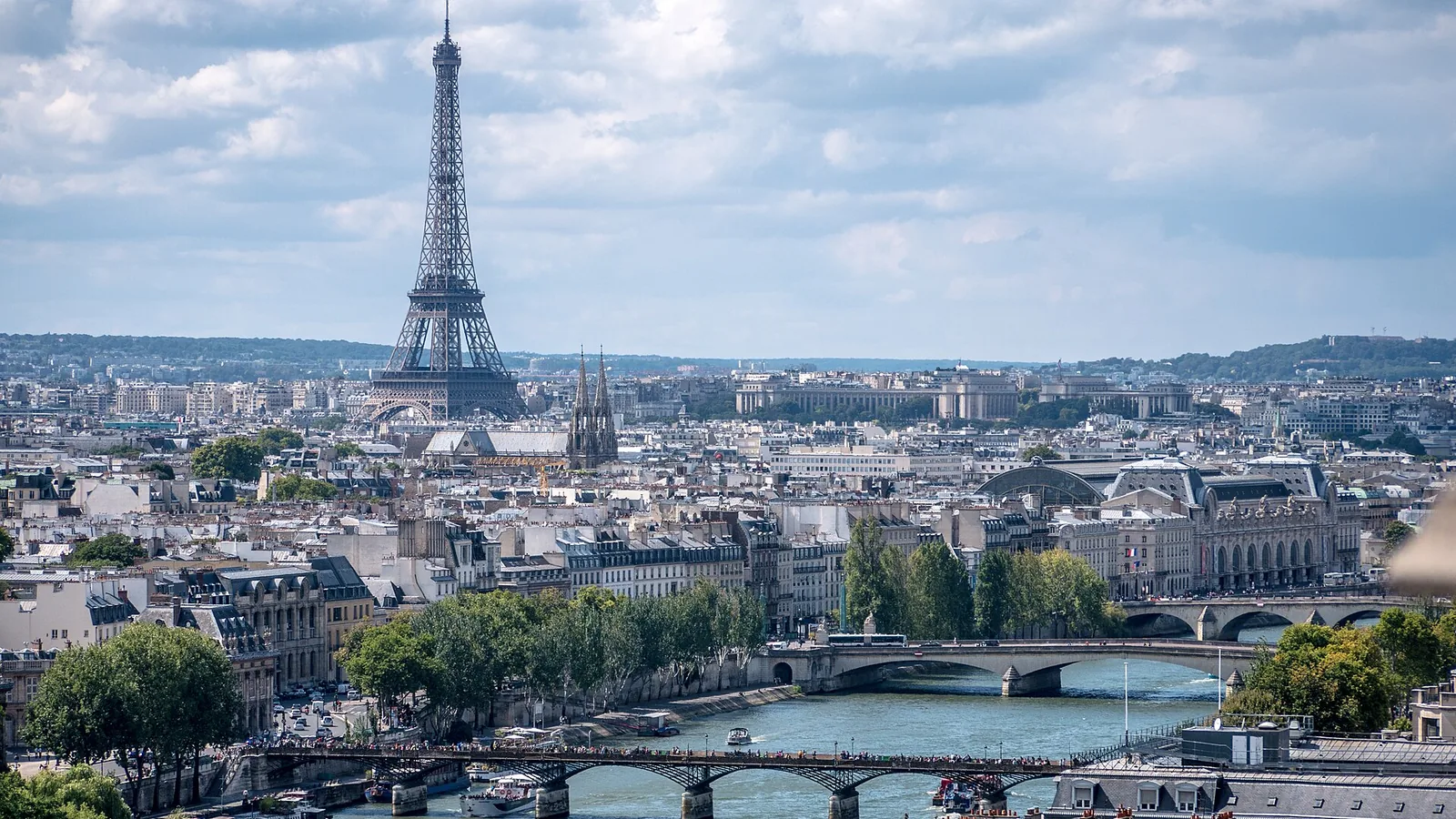 Vista de París, la ciudad de la línea de Luna en el Descendente en la carta astral de Rafael Nadal