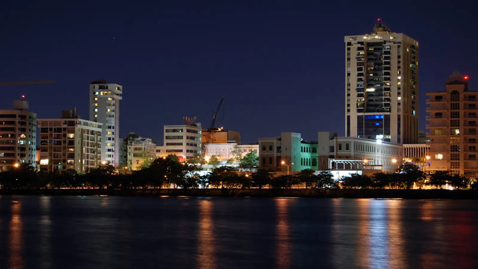 Vista de San Juan, la ciudad de la línea de Júpiter en el Descendente en la carta astral de Ricky Martin