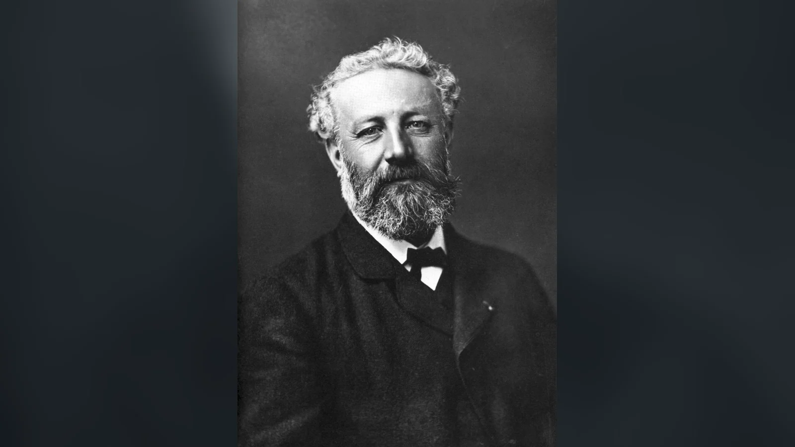 Retrato de Julio Verne con barba blanca, hacia 1878, para su carta astral y su astrocartografía