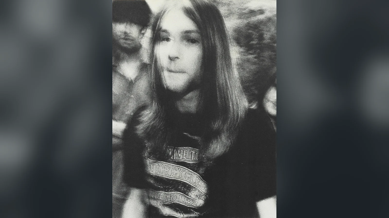 Kurt Cobain joven con pelo largo en 1988, para su carta astral y su astrocartografía