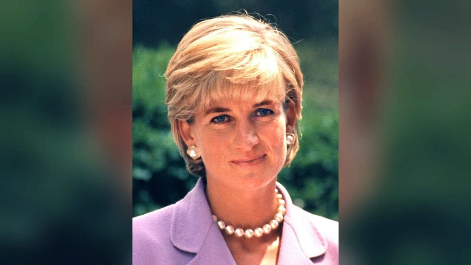 Lady Di · carta astral Lady Di, Diana de Gales, sonriendo en 1997, para su carta astral y su astrocartografía